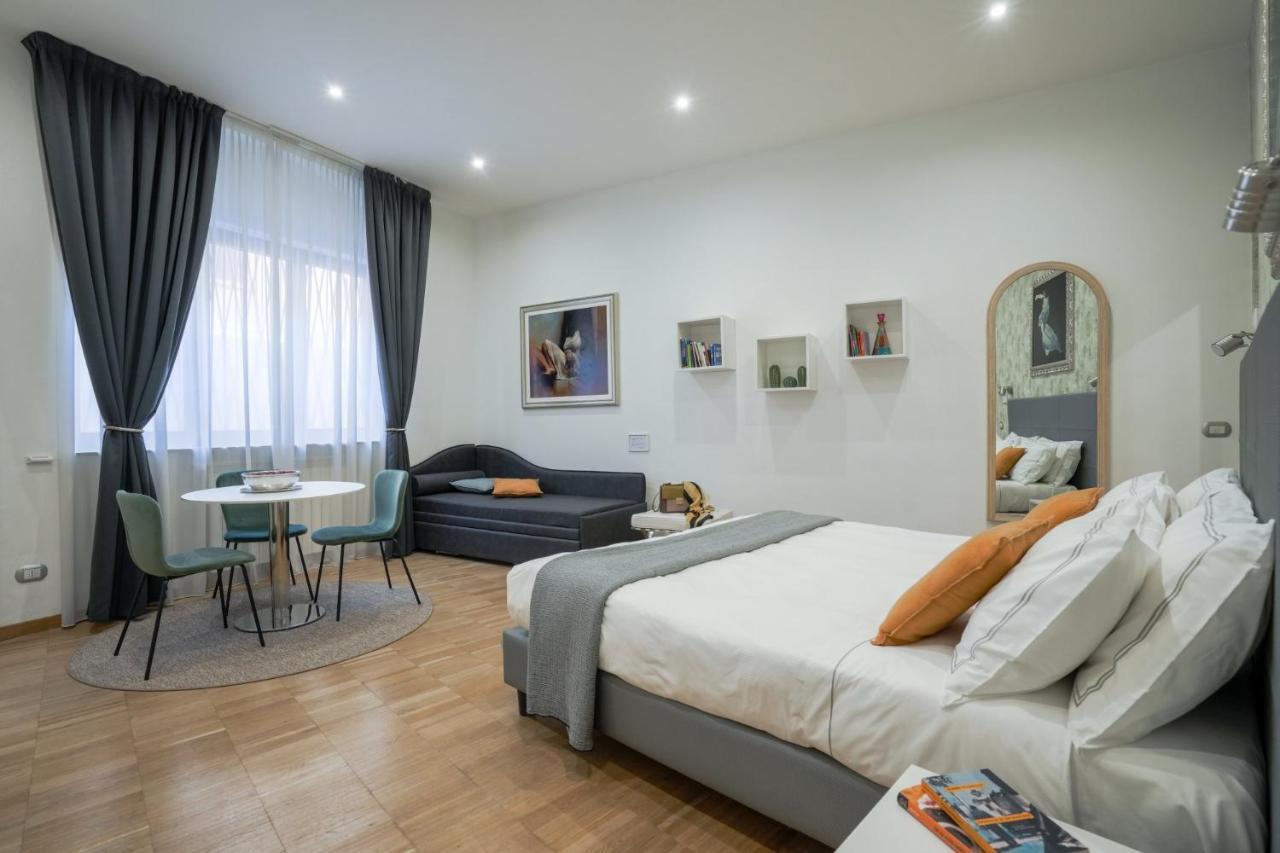 Monza City Rooms & Studios ภายนอก รูปภาพ