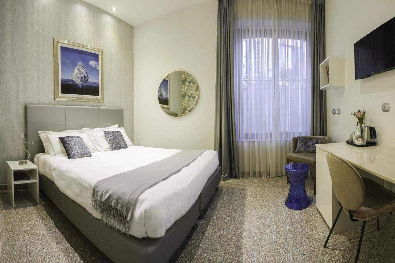 Monza City Rooms & Studios ภายนอก รูปภาพ