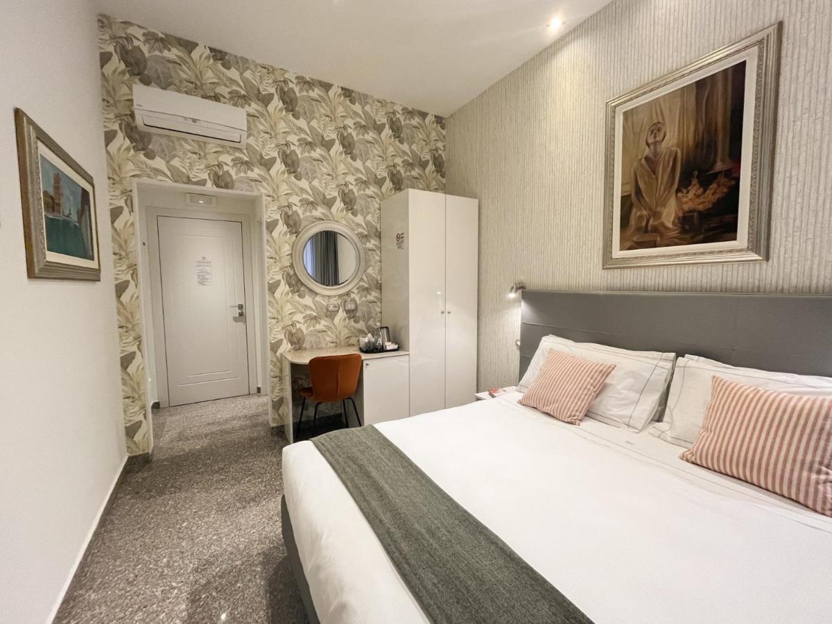 Monza City Rooms & Studios ภายนอก รูปภาพ