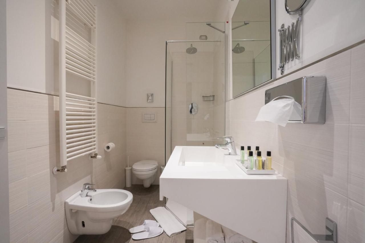 Monza City Rooms & Studios ภายนอก รูปภาพ