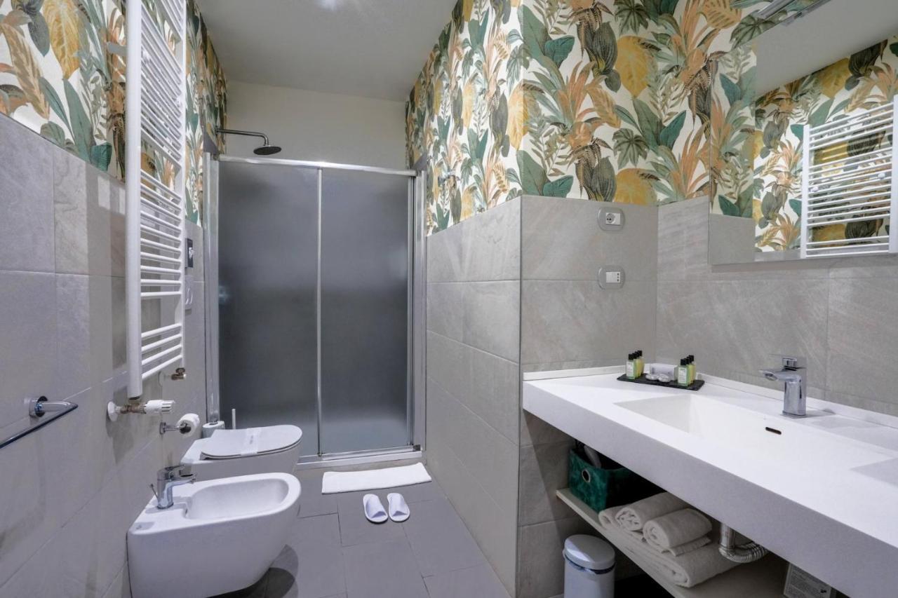 Monza City Rooms & Studios ภายนอก รูปภาพ