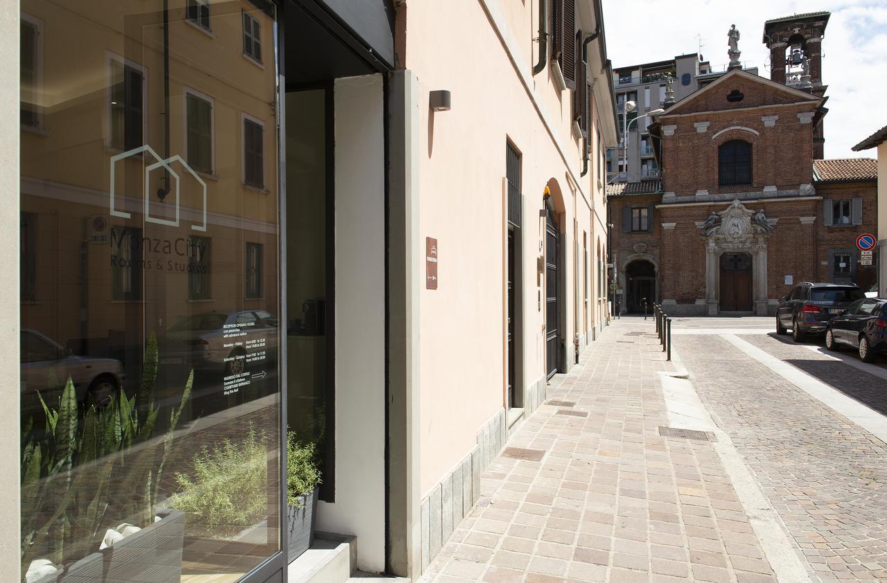 Monza City Rooms & Studios ภายนอก รูปภาพ