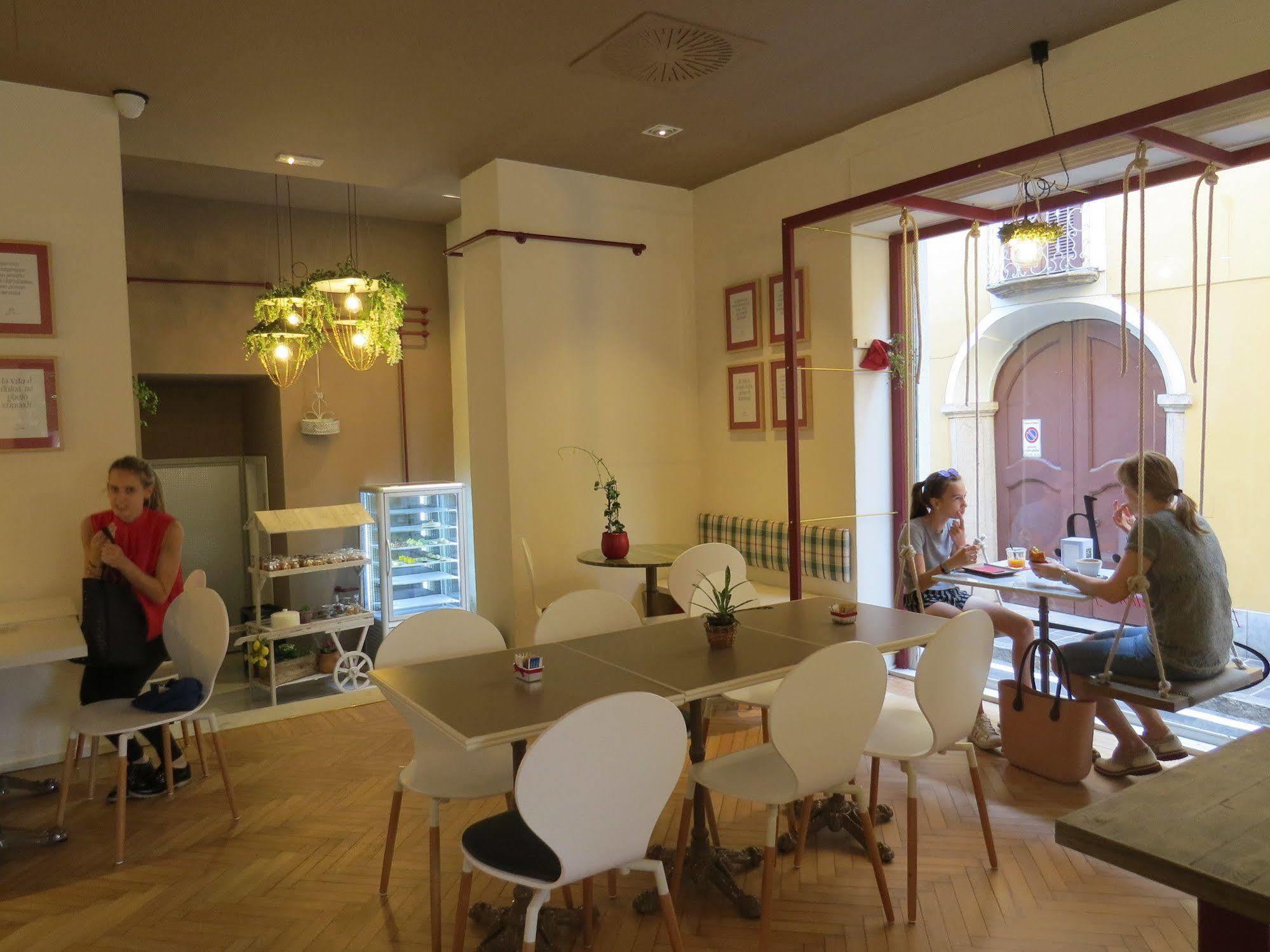Monza City Rooms & Studios ภายนอก รูปภาพ