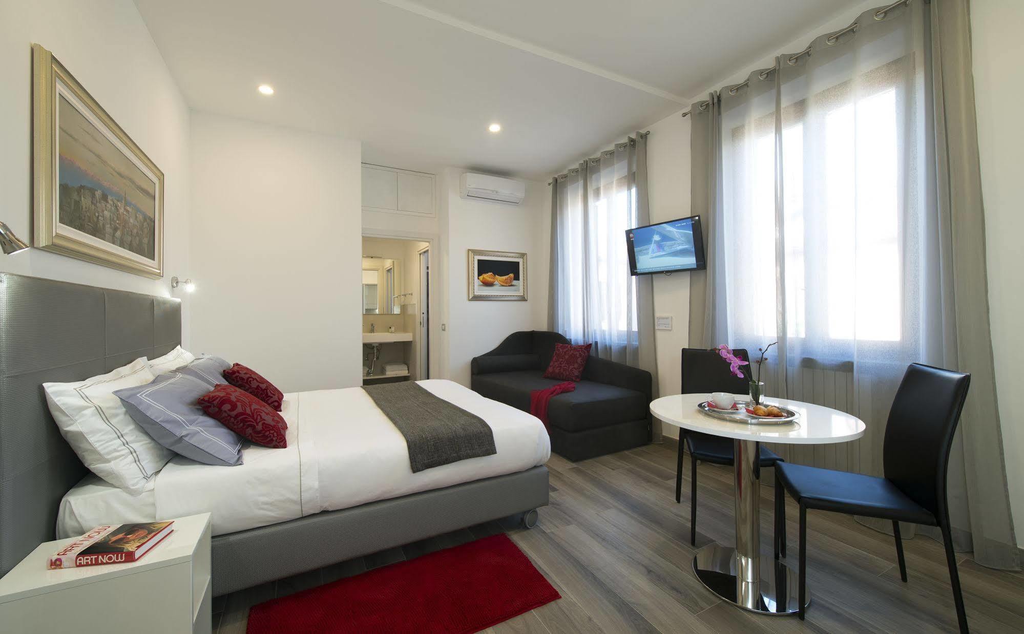 Monza City Rooms & Studios ภายนอก รูปภาพ