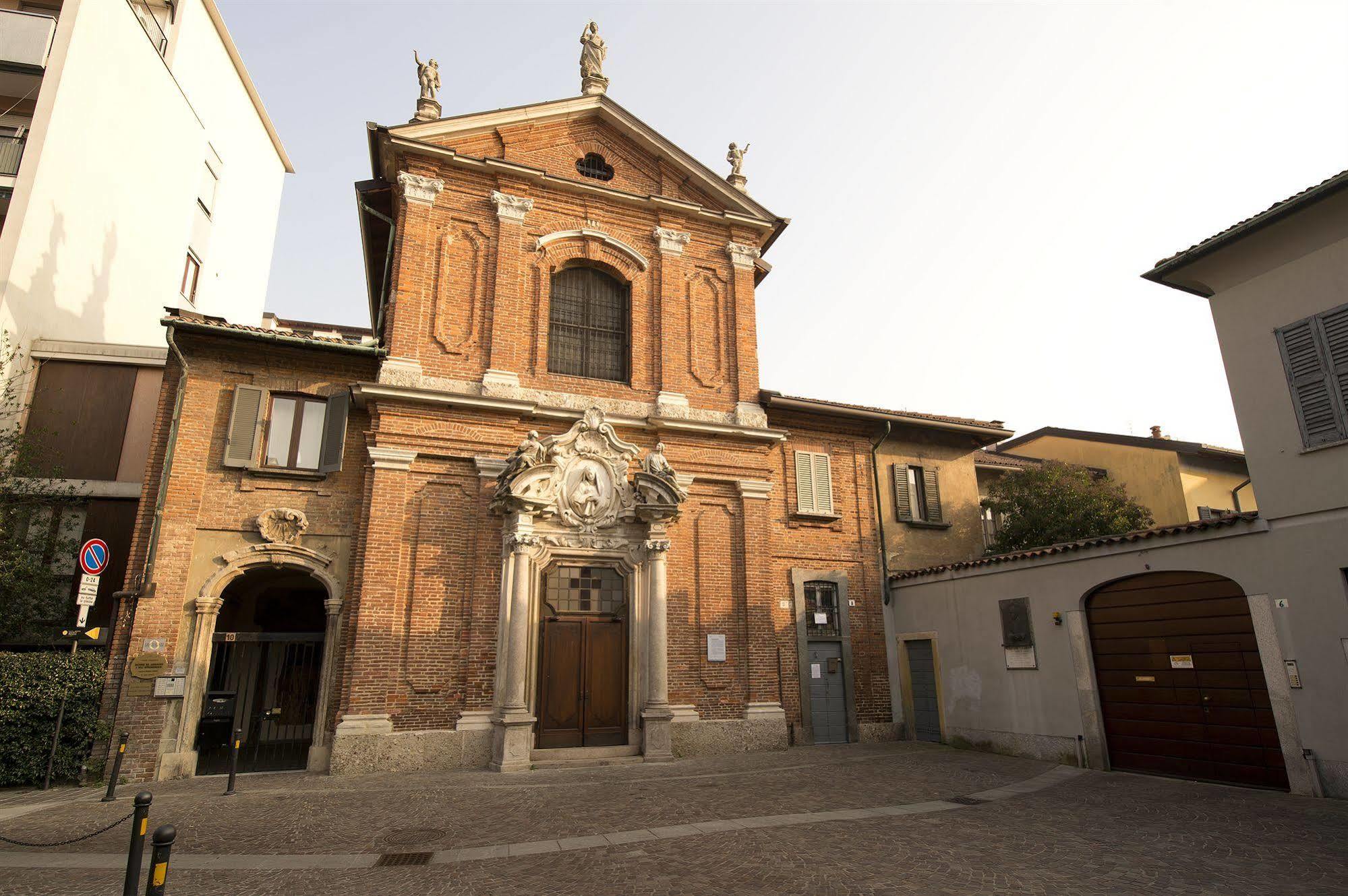 Monza City Rooms & Studios ภายนอก รูปภาพ